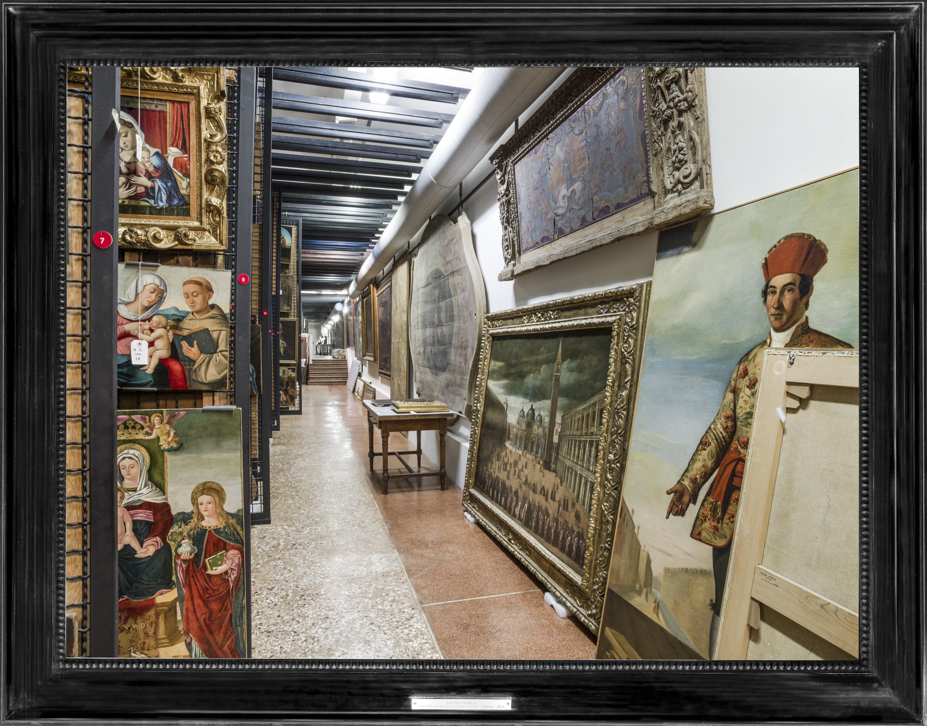 Mauro Fiorese, Treasure Rooms des Museo Correr – Venedig, 2015, Edition von 2, 51,5 x 65,8 cm Pigment Print auf 100% Baumwollpapier, handgemachter Rahmen © Mauro Fiorese