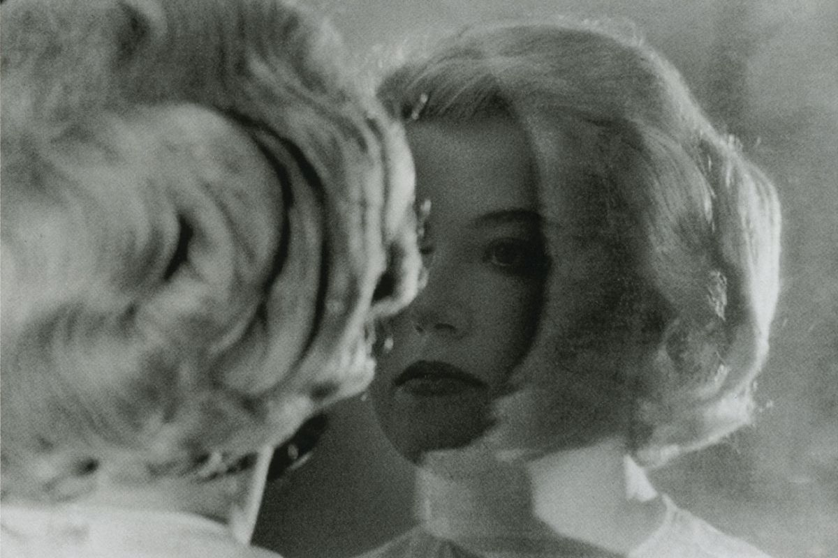Untitled Film Still #56, 1980, Silbergelatinedruck, 16,2 x 24 cm, The Museum of Modern Art, New York. Acquired through the generosity of Jo Carole and Ronald S. Lauder in memory of Mrs. John D. Rockefeller 3rd © Cindy Sherman, courtesy the artist and Metro Pictures, New York
