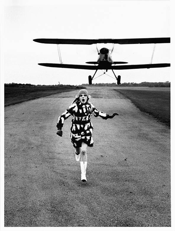 Helmut Newton, Mansfield, British Vogue, London, 1967 © Helmut Newton Foundation
